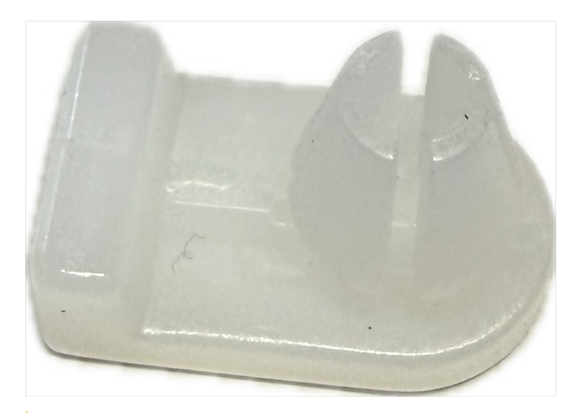 Befestigungsklammer Motorhauben-Fangband Fiat 500/126